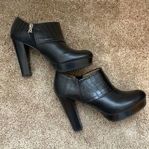Maria Mare Black Ankle Booties